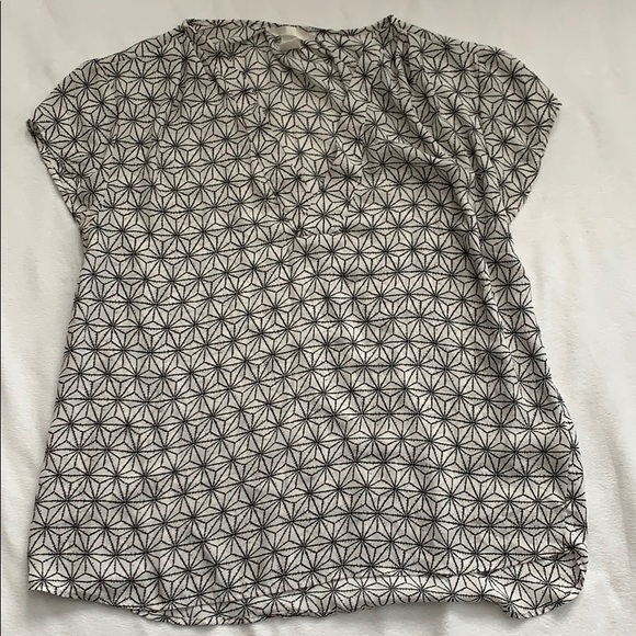 H&M Tops - H&M Black Print Career Blouse V-Neck Cap Sleeve